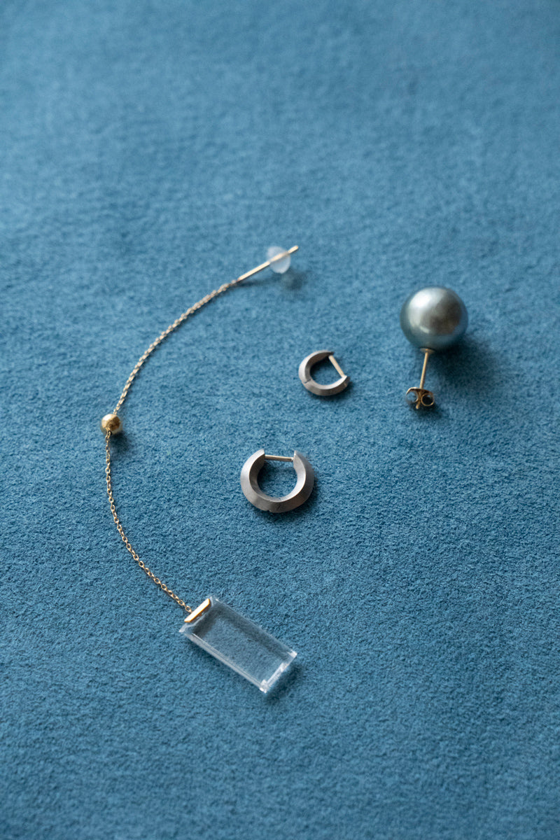 simmon Seta シモン セータ ハーフラウンドゴールドピアス /K18