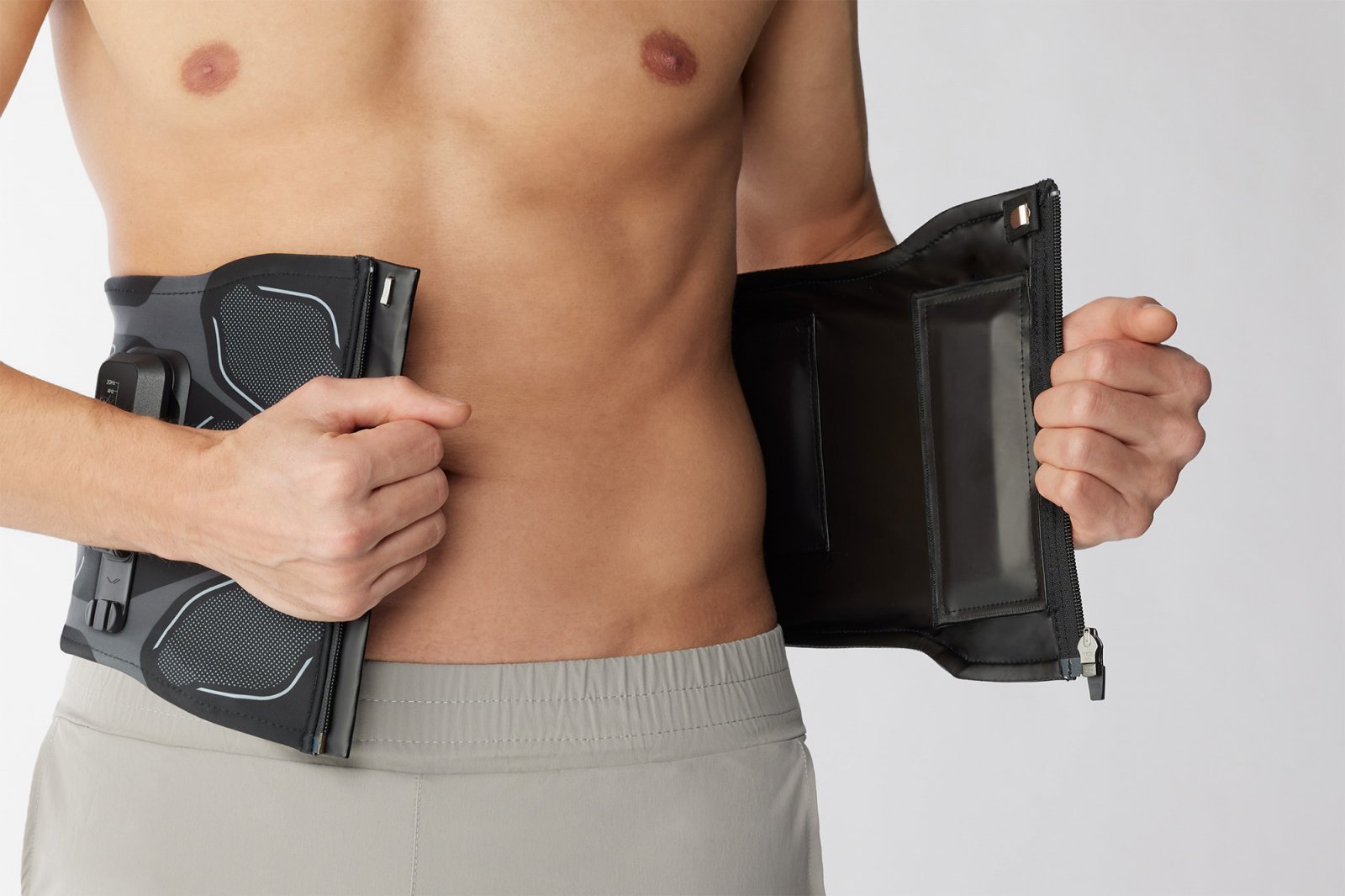 巻くだけで、腹筋も背筋も鍛えられる。「SIXPAD Core Belt 2」が示す