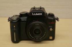 パナソニック、ミラーレス一眼「DMC-GH2」を発売 －約0.1秒の高速AF