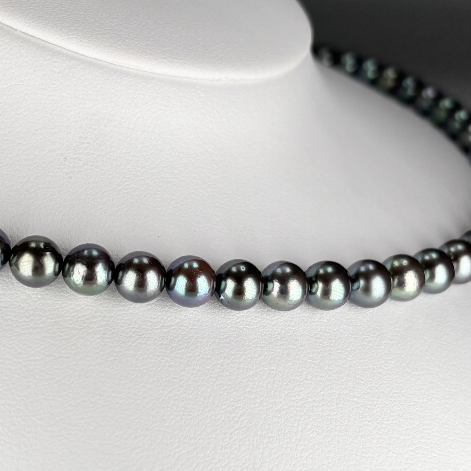 アコヤ黒真珠 ブラックパールネックレス 6.5-7mm ラウンド〜セミ