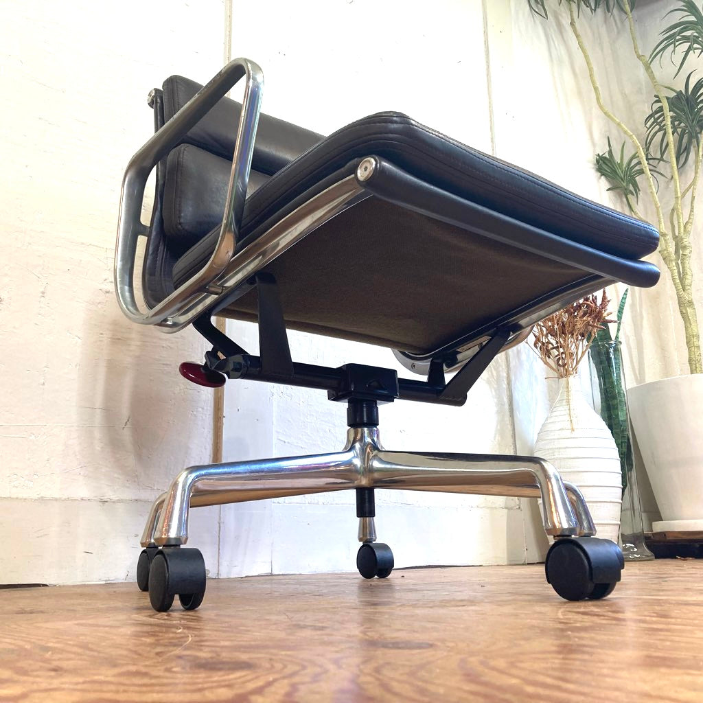 ハーマンミラー Herman Miller イームズ ソフトパッド マネジメント