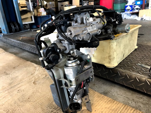 フィアット500はデュアロジック・アクチュエータの交換 | RED POINT