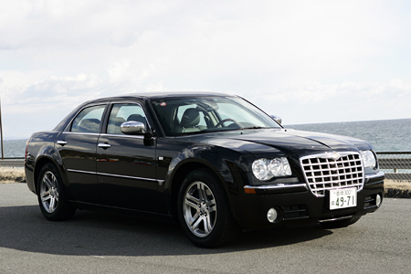 クライスラー300C 5.7 HEMI（FR/5AT）【試乗記】 「格好こそイノチ」が