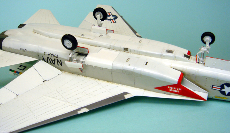 米海軍現用機シリーズ No.12 RA5C ビジランティ (トランペッター 1/72)