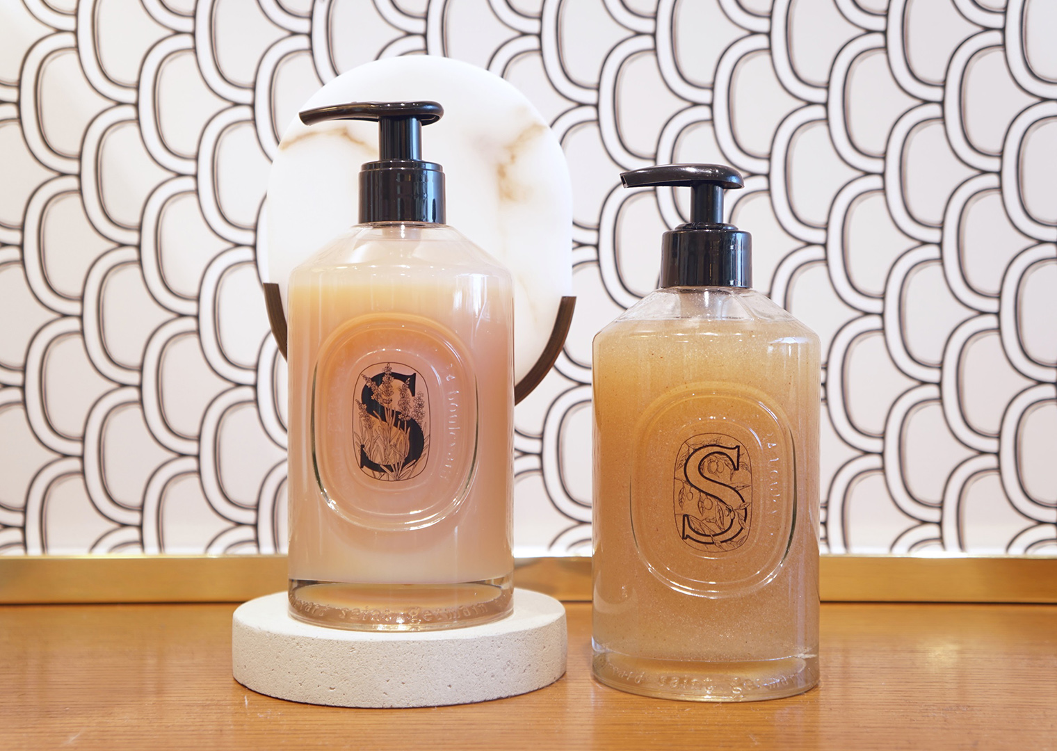 新生活のギフトに〈Diptyque (ディプティック)〉の美しいガラスボトル