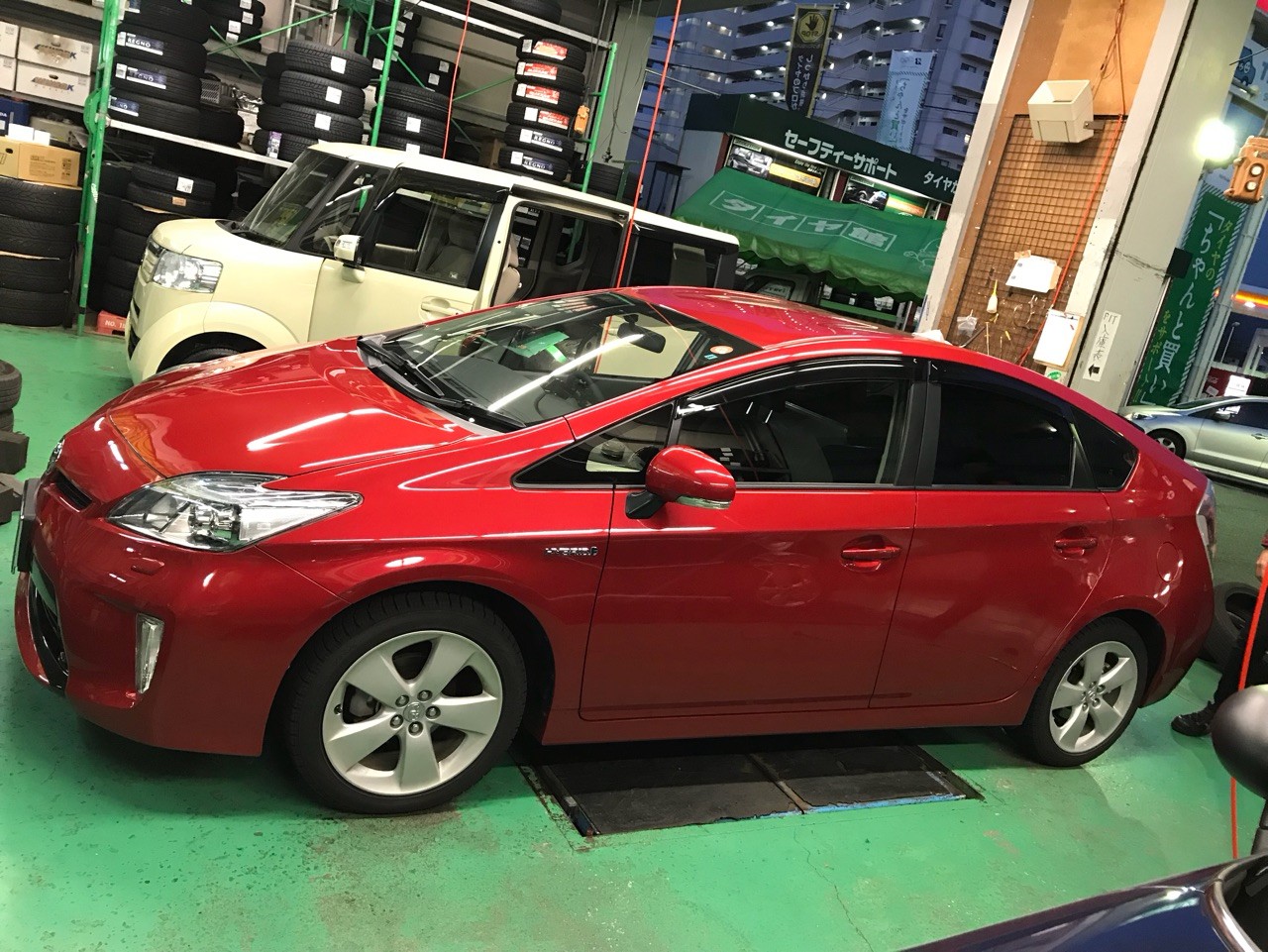 プリウスにSSR GTX02の取付け作業☆ | 店舗おススメ情報 | タイヤ館