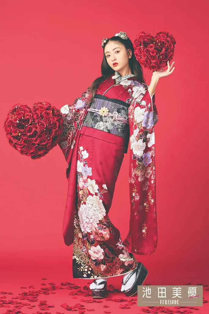 玉城ティナ×紅一点ブランド振袖 ワインレッド/エンジ 牡丹柄/桜柄 王道