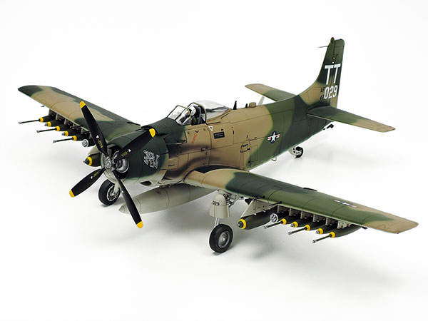 タミヤ 1/48 傑作機シリーズ ダグラス A-1J スカイレイダー アメリカ
