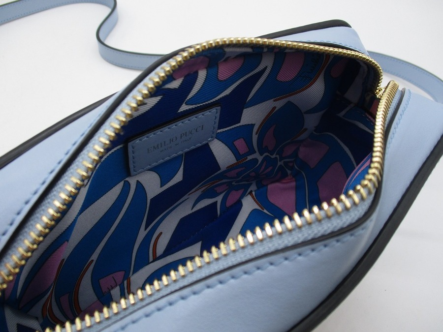 Emilio Pucci(エミリオ・プッチ)】ロゴショルダーバッグが入荷いたし