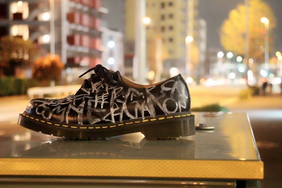 COMME des GARCONS HOMME×Dr.Martens”Paint shoes