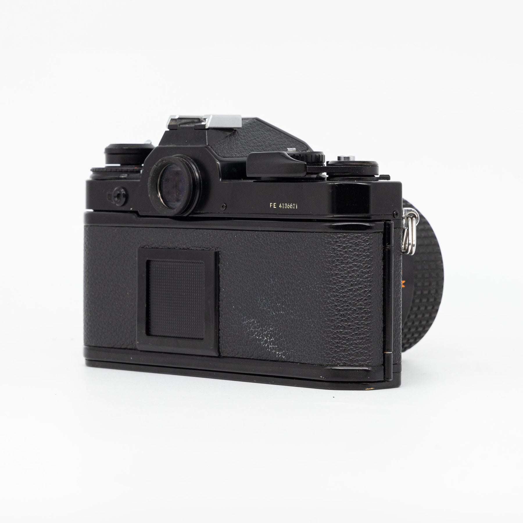 Nikon FE & Zoom-Nikkor 35-70mm f/3.3-4.5 - Film Camera