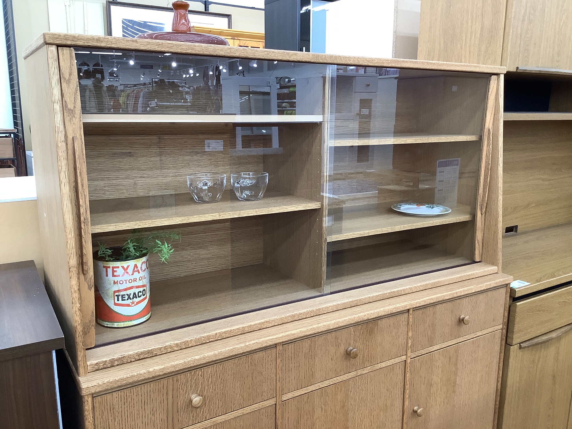 収納たくさん！！MOMO natural（モモナチュラル）の食器棚をご紹介