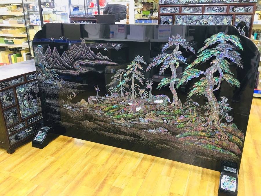 七色に光り輝く螺鈿家具コーナーのご紹介♪【川崎野川店】｜2018年02月