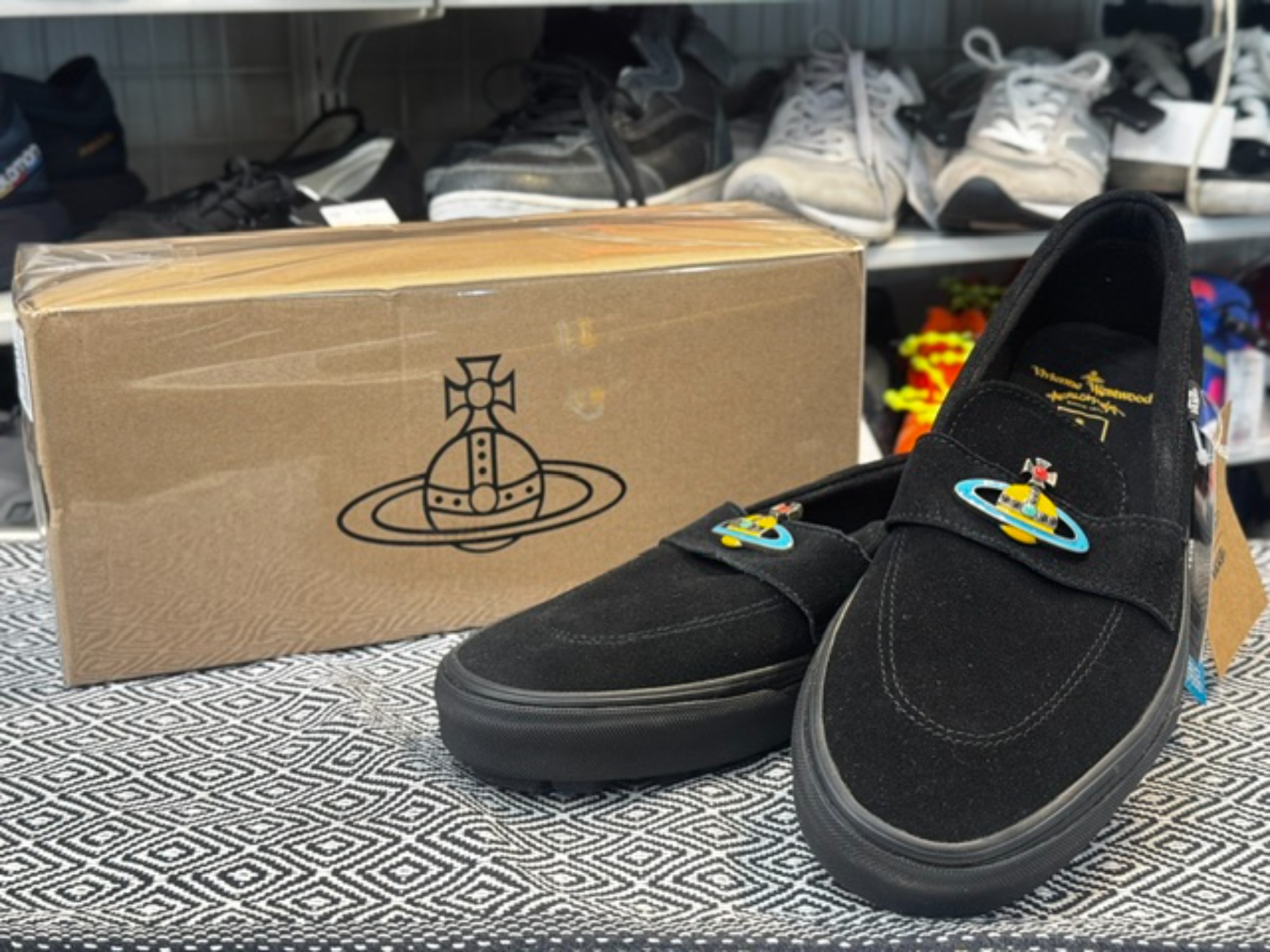 VANS x Vivienne Westwood】ワンランク上の履きこなしを…｜2025年02月