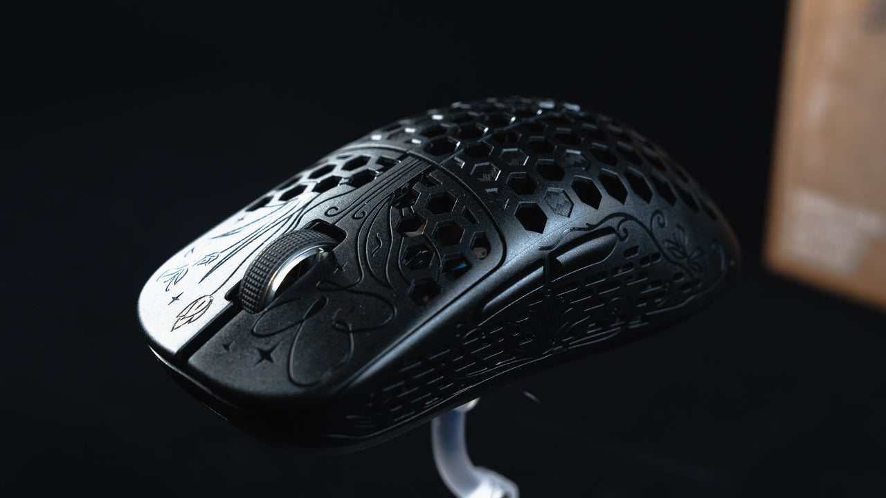 BLACK LOTUS-39g Carbon Fiber 8K Wireless Gaming Mouse – UNIUS STORE