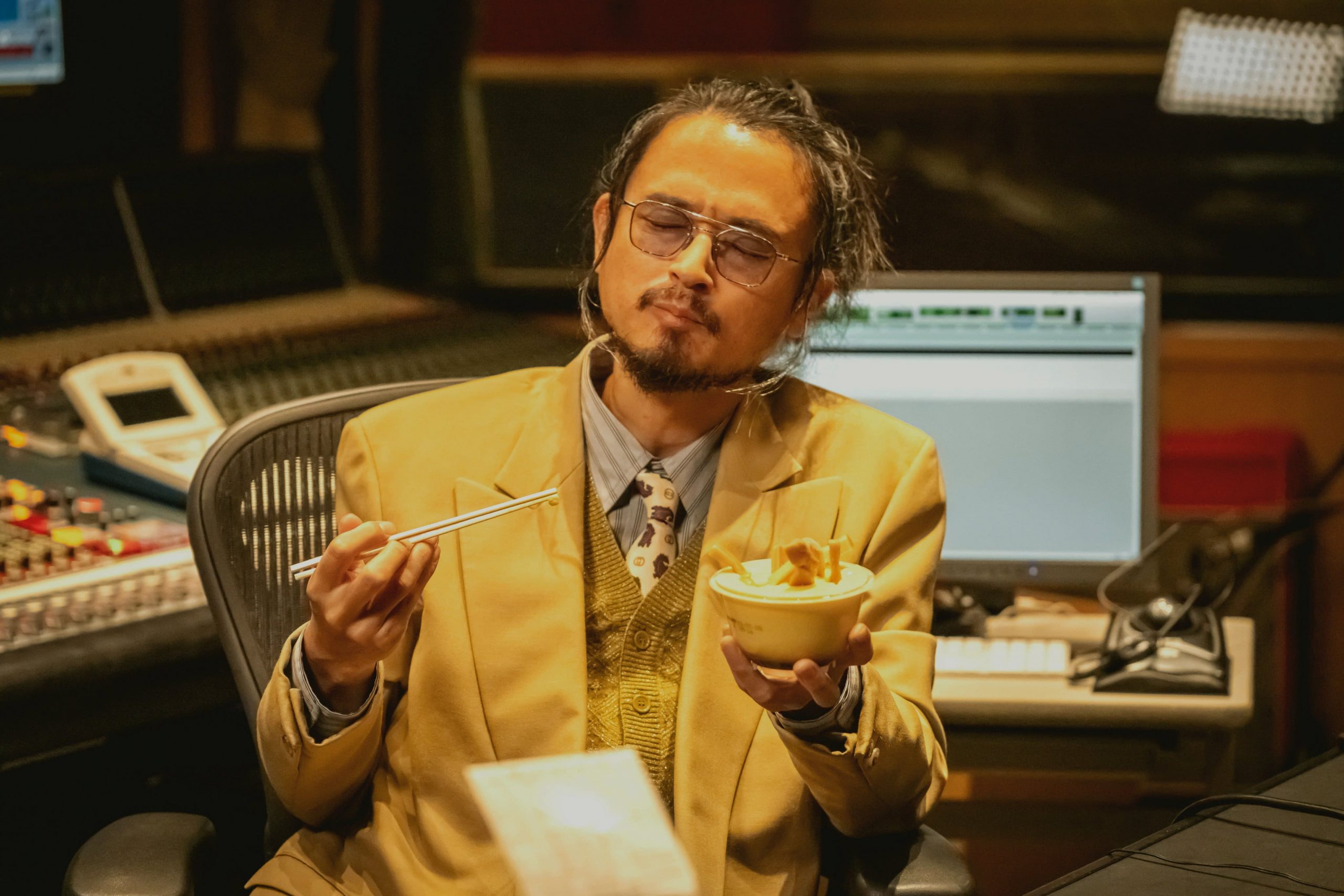 ドラマ「パリピ孔明」に長岡亮介がゲスト出演！すご腕編曲家のDJ