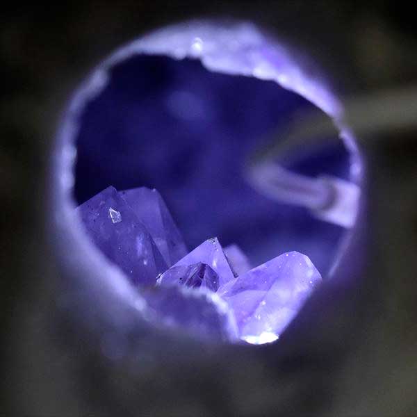 激レア 割れてないアメジストジオード｜採れたて｜割る前のアメジスト