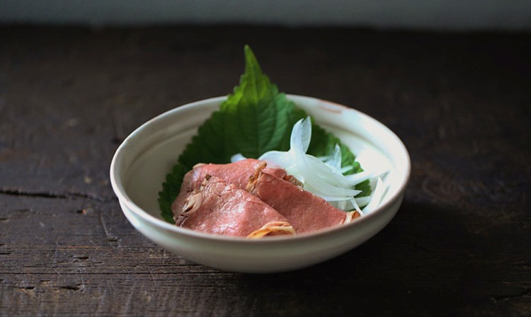 荒賀文成 黒釉五寸馬盥皿｜和食器 通販 暮らしのうつわ 花田