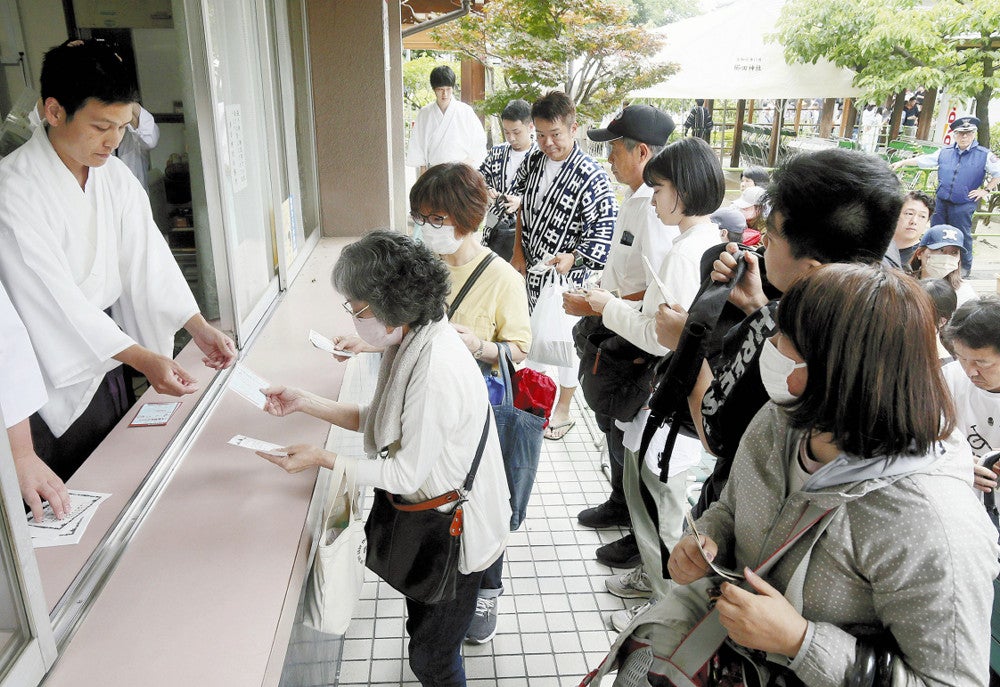 博多祇園山笠フィナーレ「追い山笠」桟敷券、15分で完売…「座った人