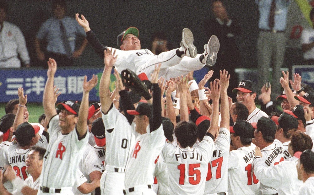 1999年ダイエーホークスの初優勝、城島健司さん涙の捕球…ボール渡