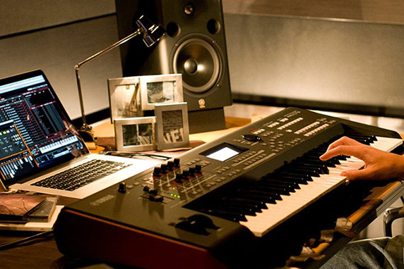 Portable Grand NP-30 - 展示コレクション - INNOVATION ROAD - ヤマハ