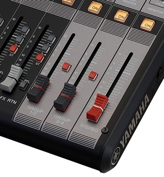 ライブやイベントなど多様な現場に最適な、エフェクト標準搭載モデルが