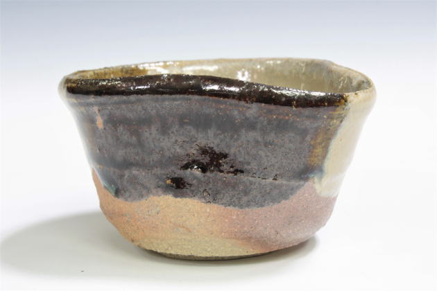 柳瀬美術店 / 西岡小十 「加賀唐津朝鮮沓ぐい呑-4」共箱「NISHIOKA