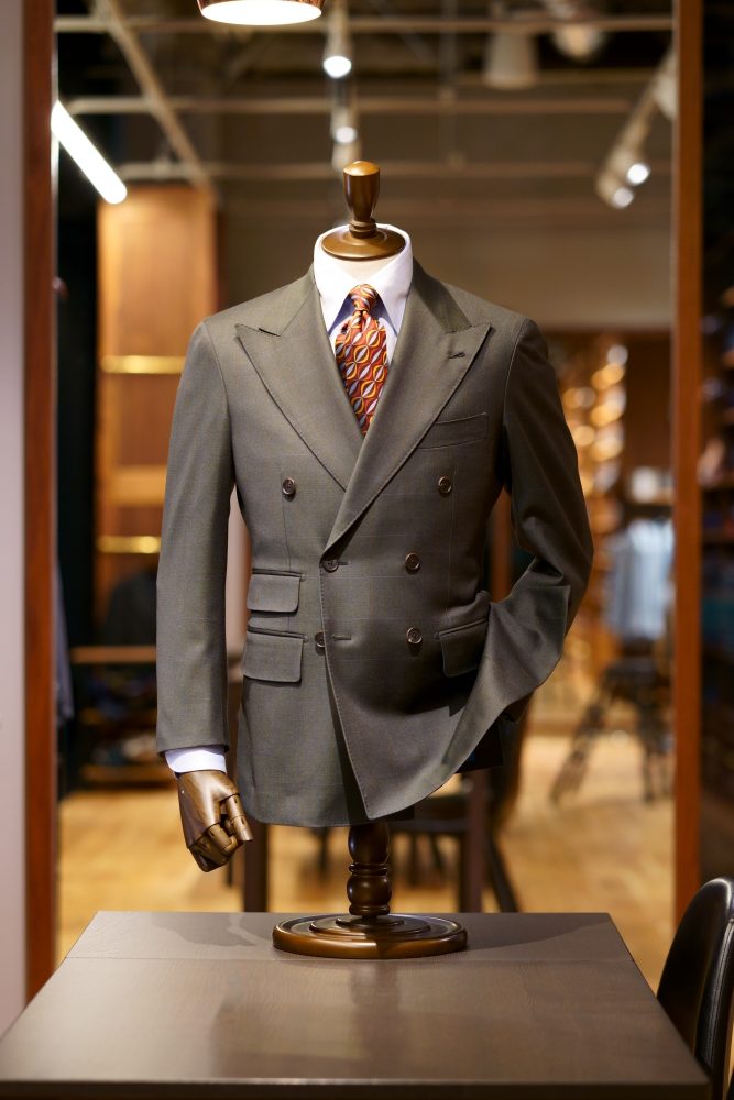 こちらがLuxury Lineの新型ダブルブレステッドになります。 | ZERBINO BLOG