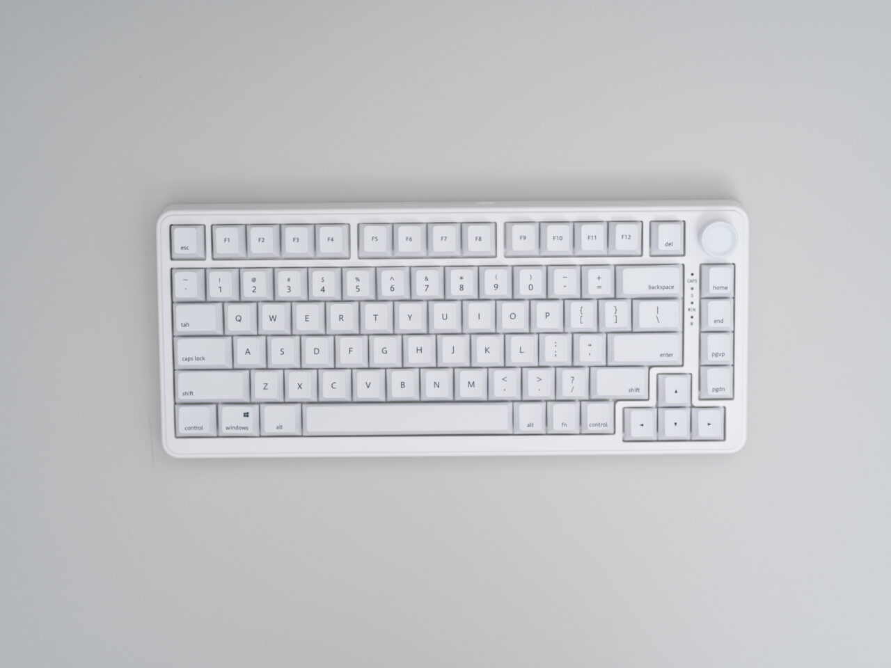 AIM1 瞬 MATATAKI レビュー：国産ブランドが手掛けるミニマルデザイン