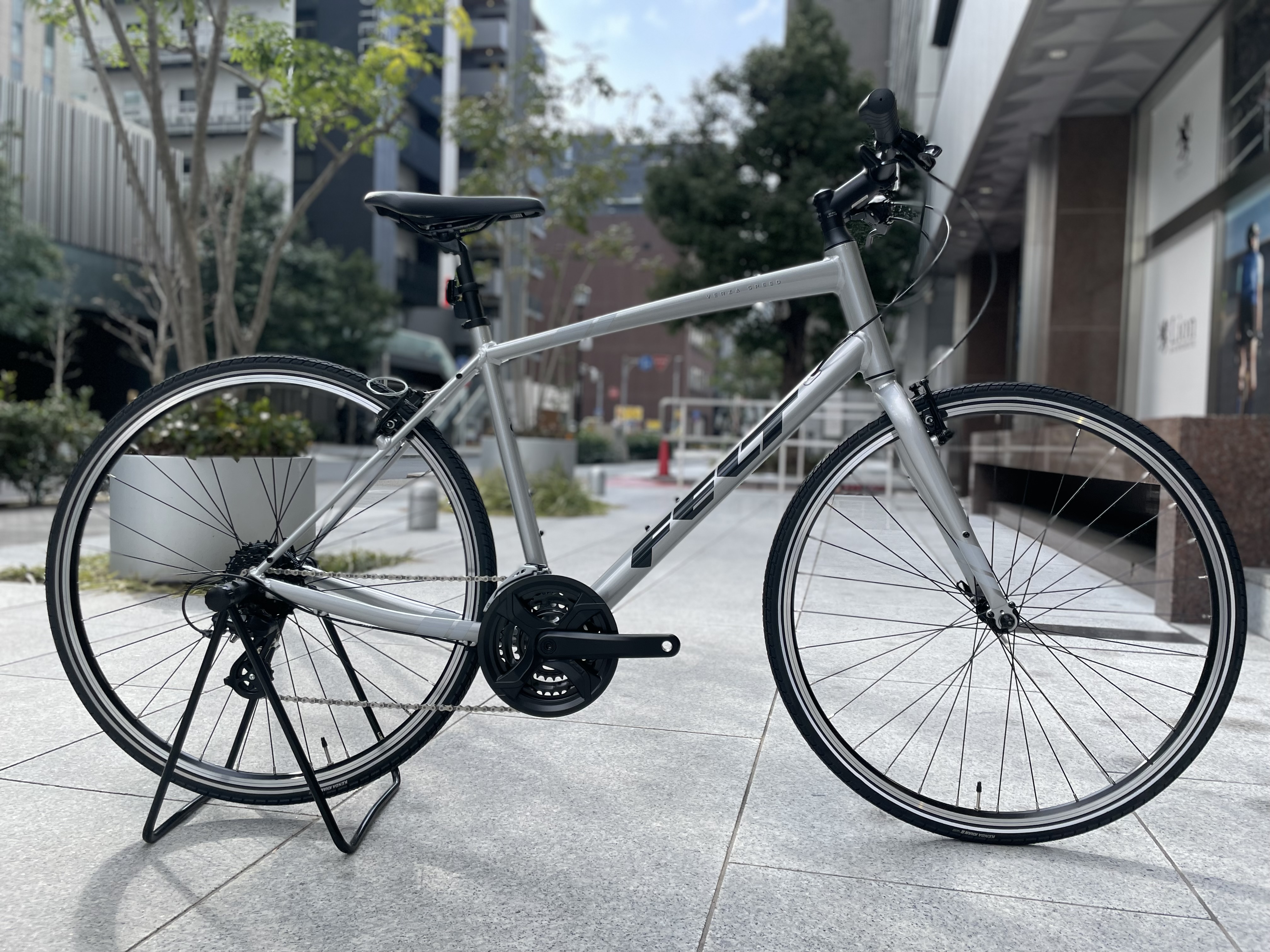 名古屋新館限定価格】快適！だけど早く走れる高性能クロスバイクが驚き