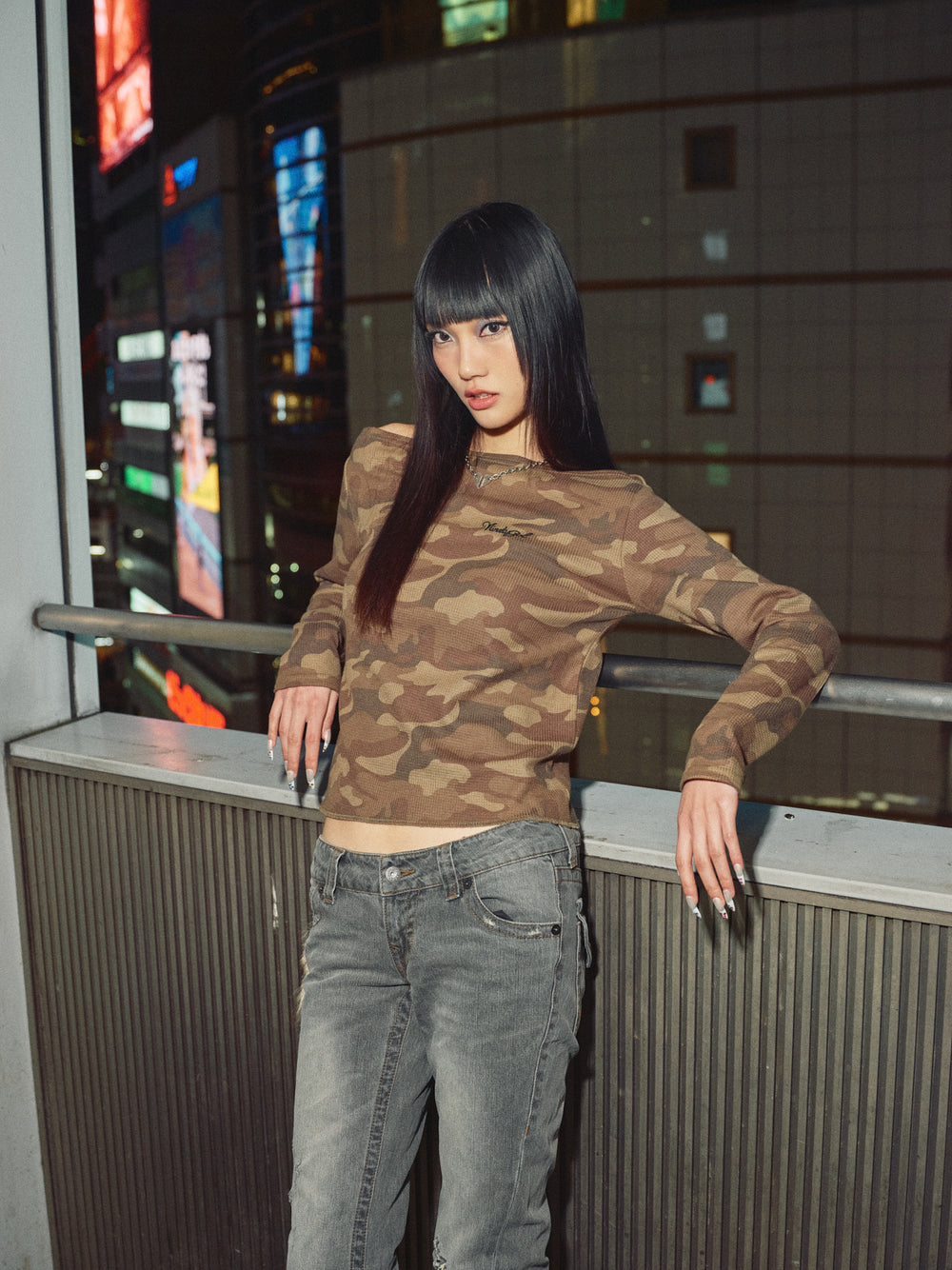Off shoulder camo thermal L/S Tee【9090 girl】 – YZ