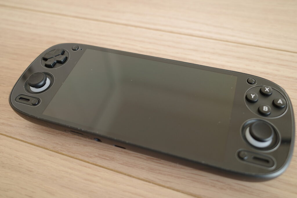 画面を触らなければ最高なRetroid Pocket 5用の反射防止用フィルム