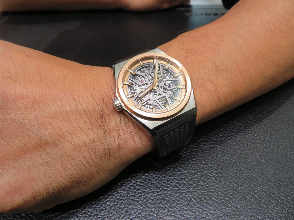 ラバーストラップは夏場だけじゃない？デファイクラシックのベルトを