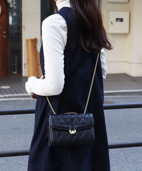 BASE ショルダーバッグ バッグ キルティング チェーン ミニバッグ