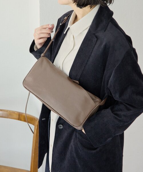 ear PAPILLONNER（イア パピヨネ） ショルダーバッグ バッグ 「本革