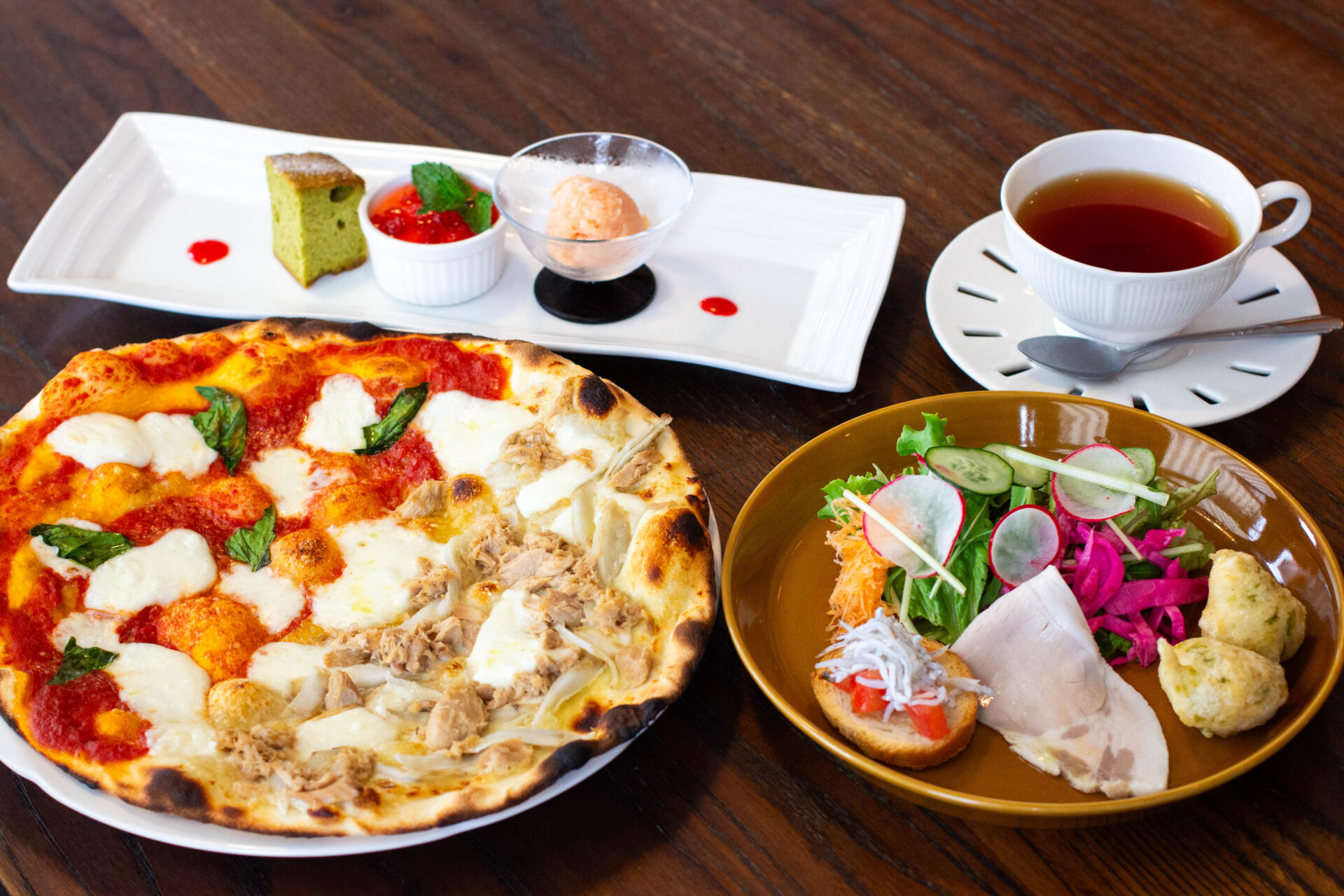 坂之上の住宅街の入口にたたずむ、本格ローマピザのお店「Pizzeria