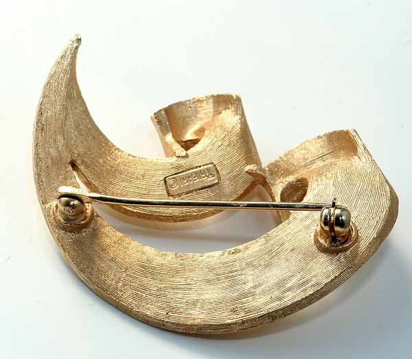 TRIFARIトリファリ 刻印1940年代 ゴールドプレートのデザインブローチ