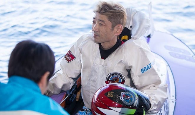 競艇の平尾崇典選手は「地蔵乗り」で有名な競艇界の匠の技量を持つ選手