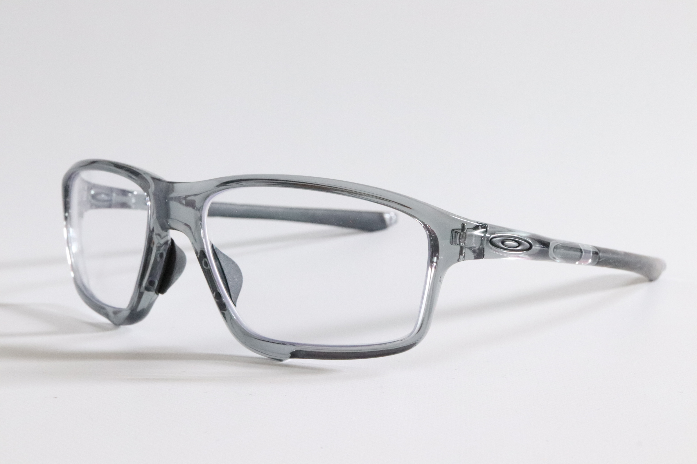 ゴルフ用【度付き調光スポーツサングラス】レンズの色が変わる調光