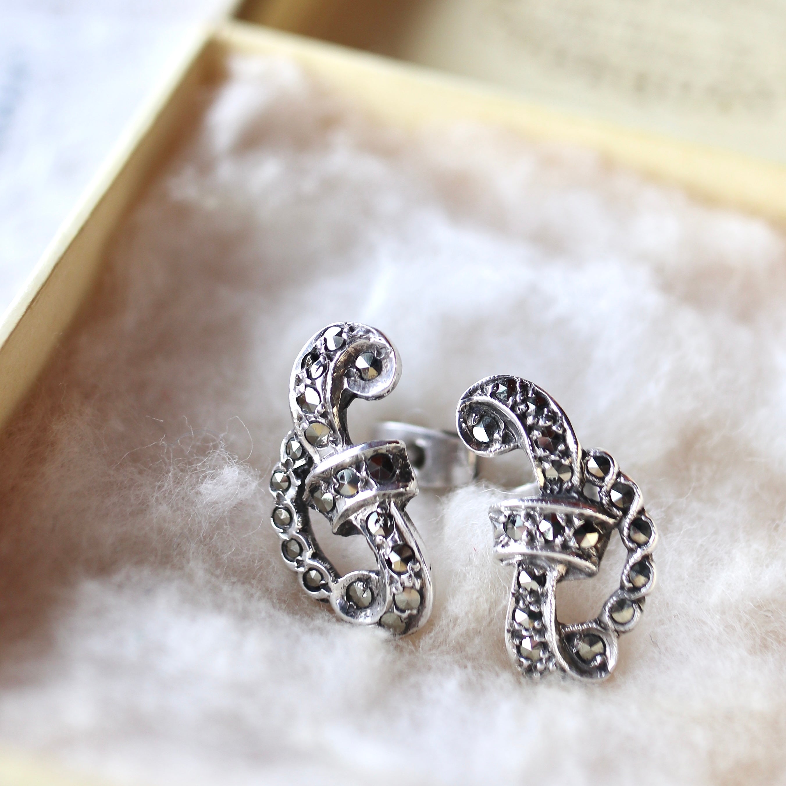 マーカサイト＆シルバー ヴィンテージピアス – Amelie Antique