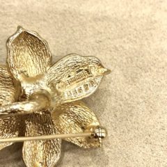 ブーシェ「フラワー ブローチ」《アンティックかとう》