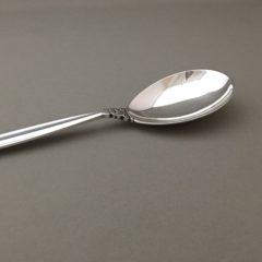 ジョージ・ジェンセン「“Acorn” サービングスプーン（小）長さ15cm
