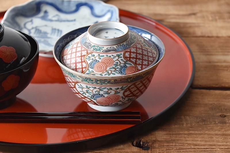 古伊万里 色絵 草花亀甲模様 成化年製文 蓋付茶碗 - 生活骨董と古布の