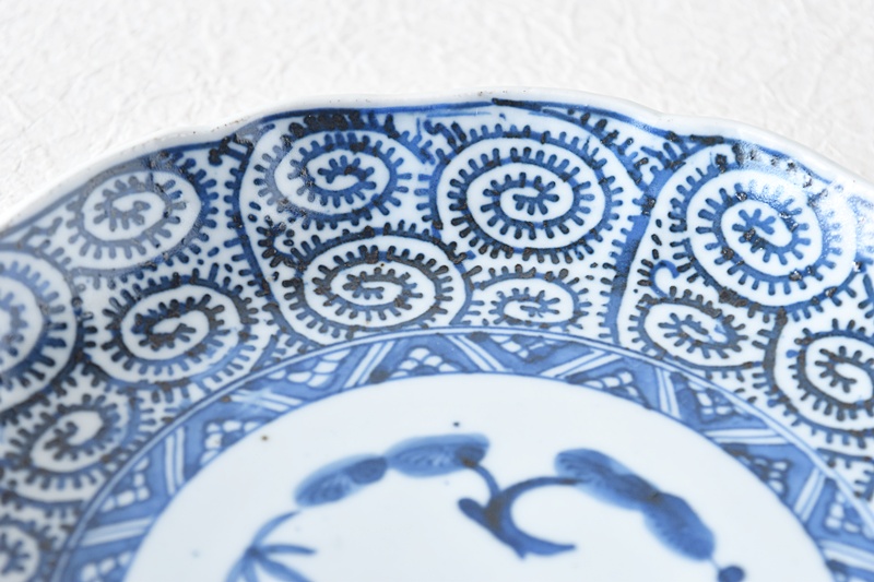古伊万里 染付 蛸唐草 太明成化年製文 輪花型 七寸皿 - 生活骨董と古布