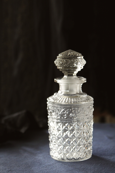 アンティークプレスガラスパフュームボトル 化粧水 フランス