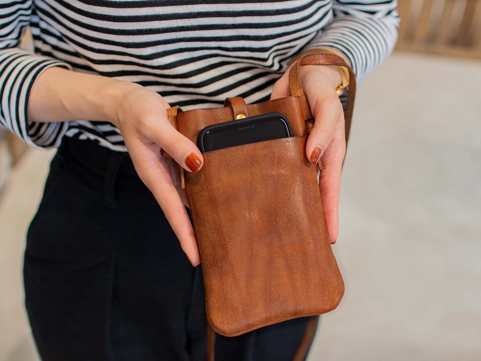 スマホショルダーをリニューアル（旧仕様ご注文は6/30まで