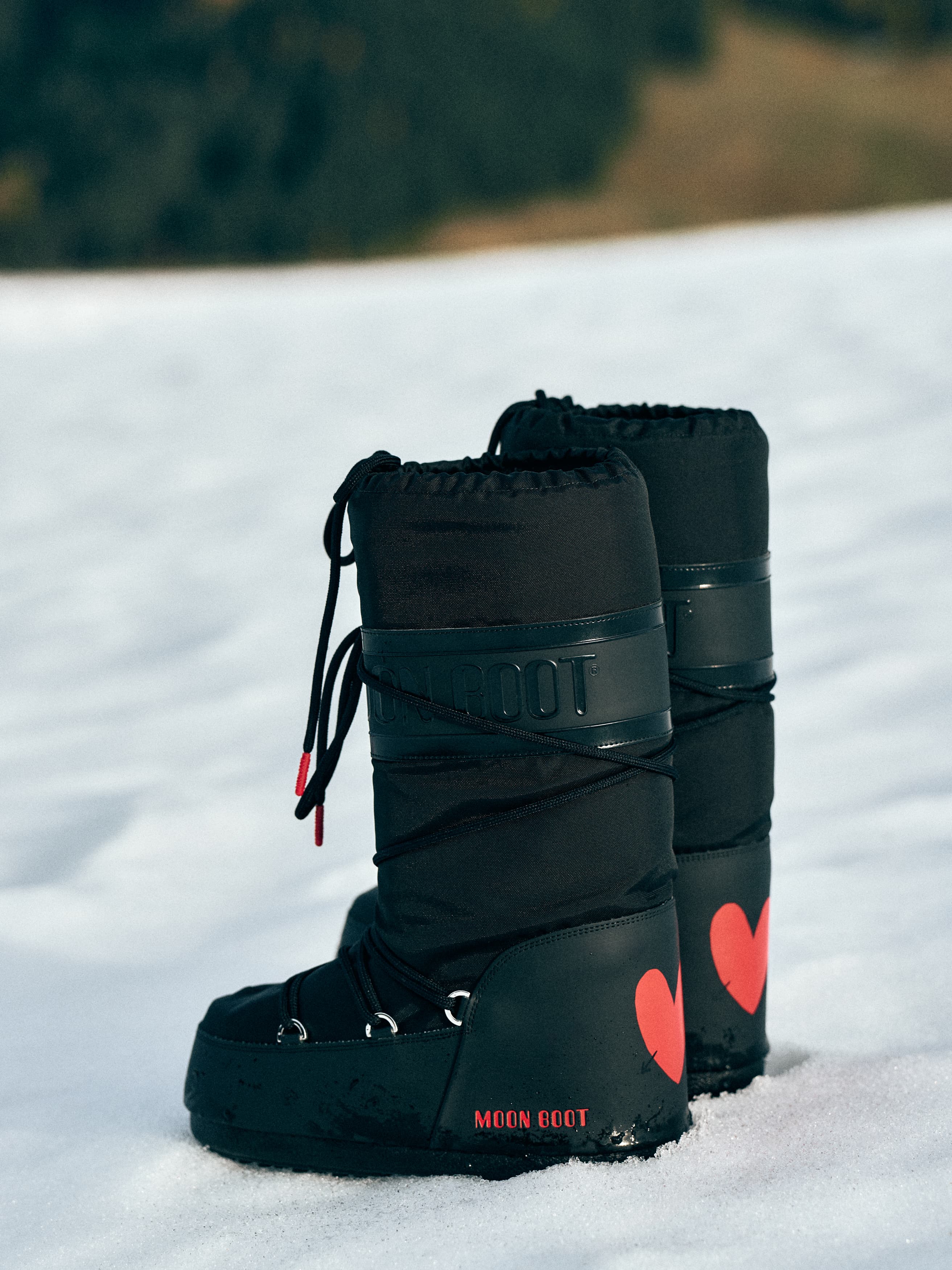 Moon Boot Icon 'Heart' in Black – anitahass.com