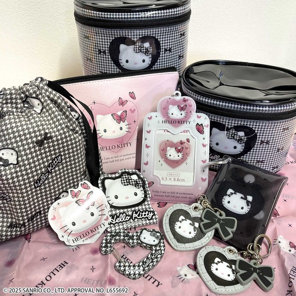 懐かしい！持ってた！「ハローキティ」2000年代のデザイン“千鳥格子柄