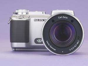 ASCII.jp：Cyber-shot DSC-F717 (1/2)