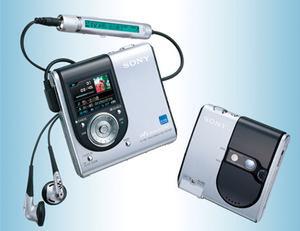 ASCII.jp：ソニー、デジタルカメラとカラー液晶を搭載した“Hi-MD